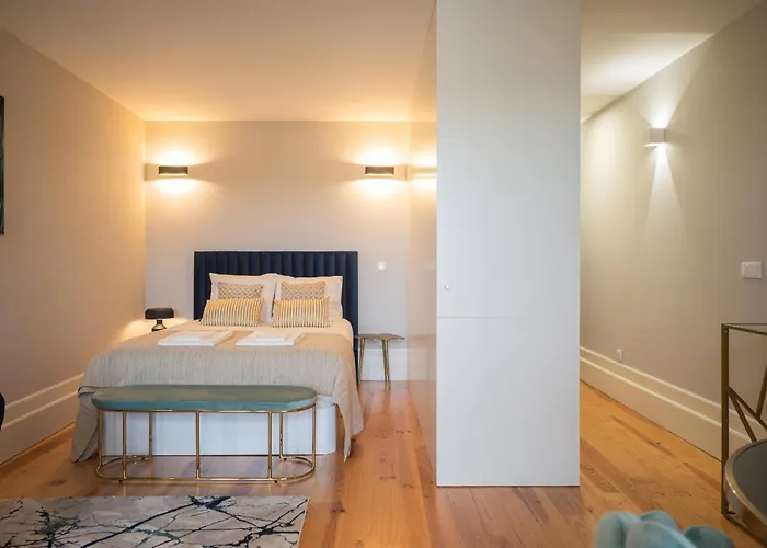 Glamour By The River *