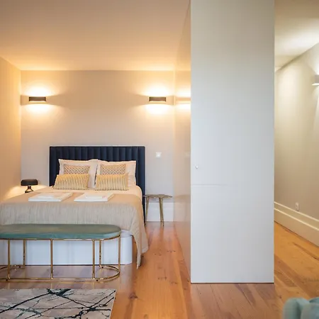 Glamour By The River *