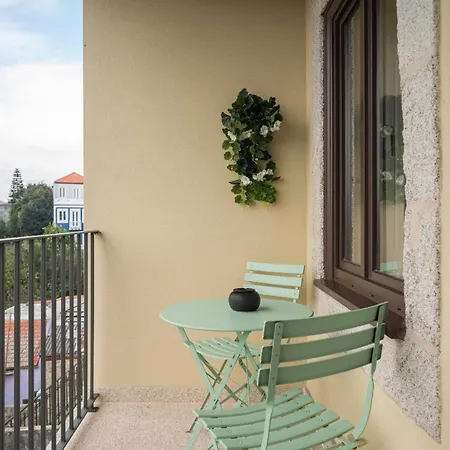 Glamour By The River * פורטו